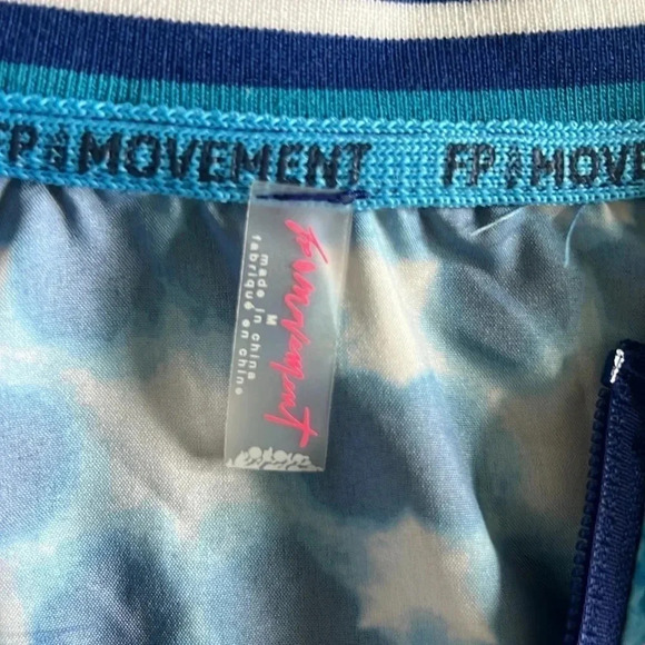 NWT Free People Movement Top Seed Printed Tennis Jacket Blue & White M - Picture 7 of 9